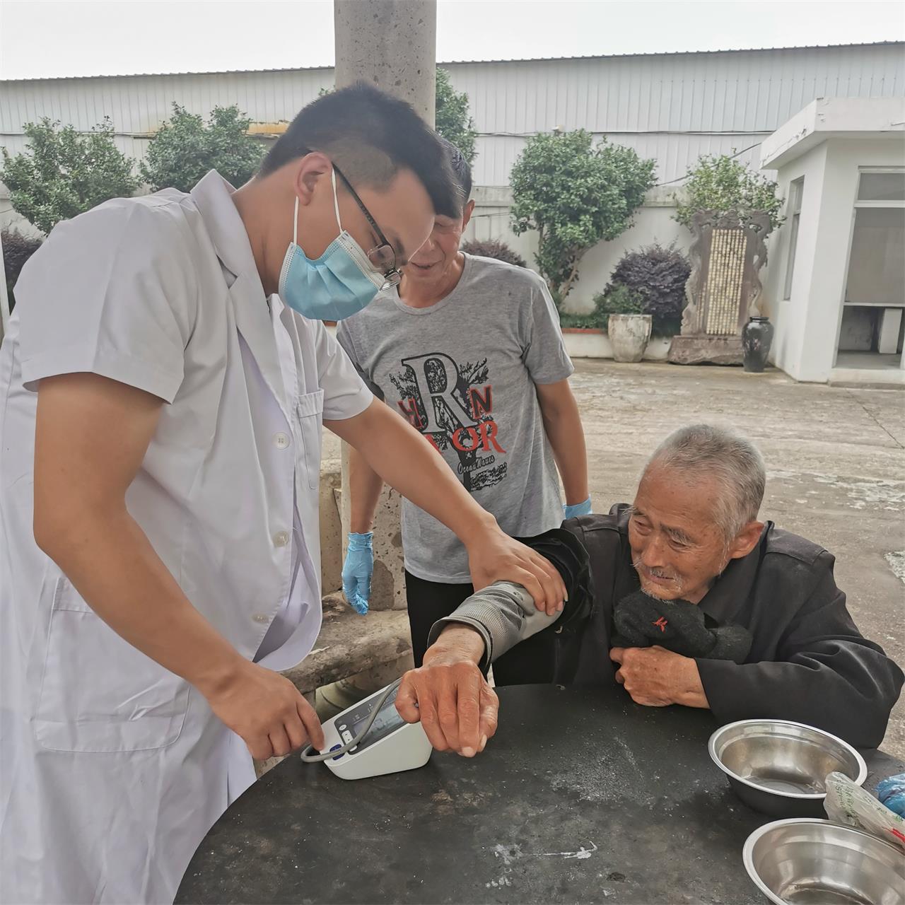 情浓敬老院，别样父亲节！|台州博爱医院医共体|敬老院义诊