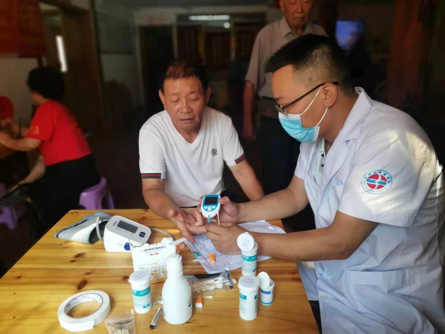 庆祝建党百年·唱支山歌给党听丨君同物业居家养老服务队开展文艺表演慰问活动